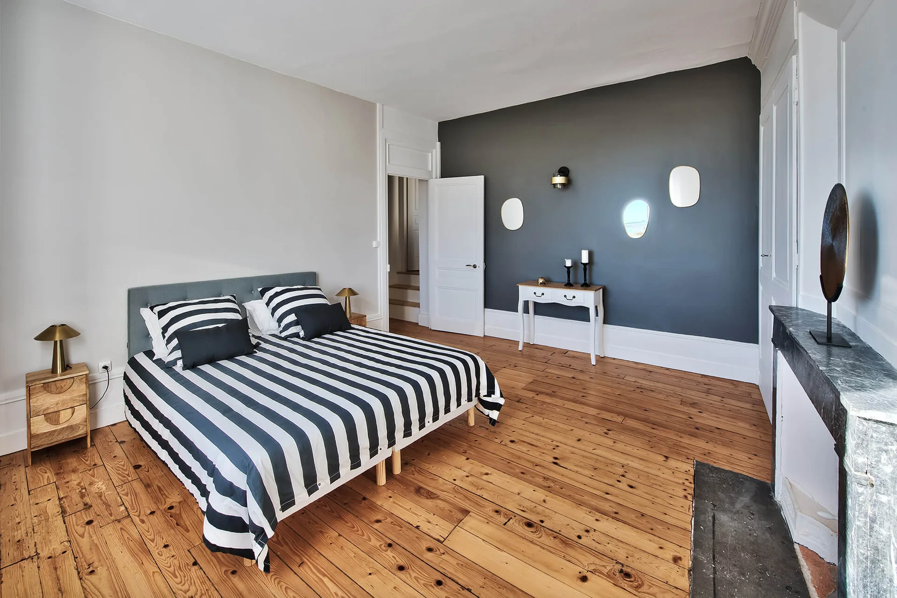 Chambre Ardoise, chambre avec lit 160 cm à Thurins